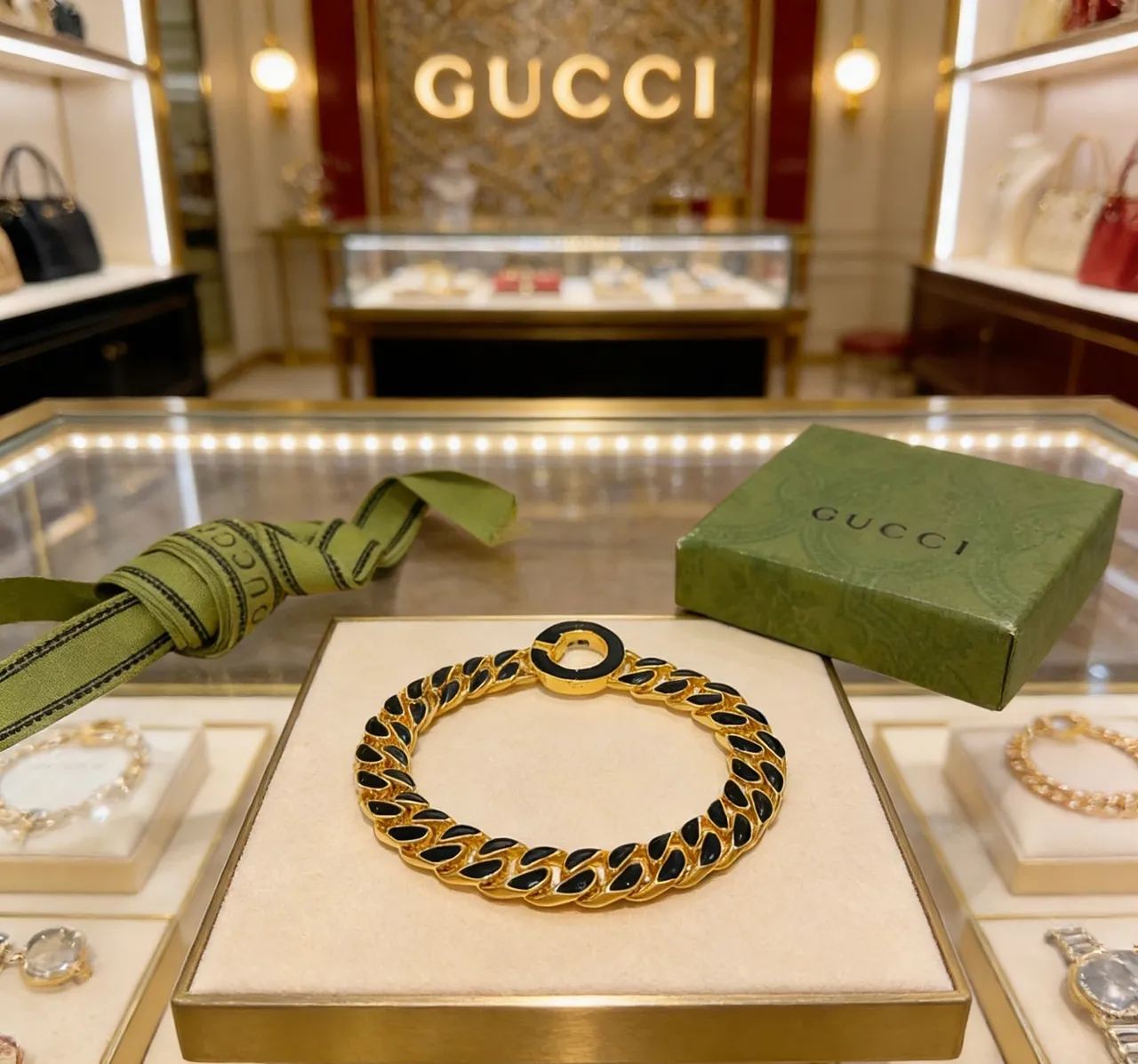Gucci GG Marmont Gold-Tone and Black Enamel Curb Chain Bracelet 6