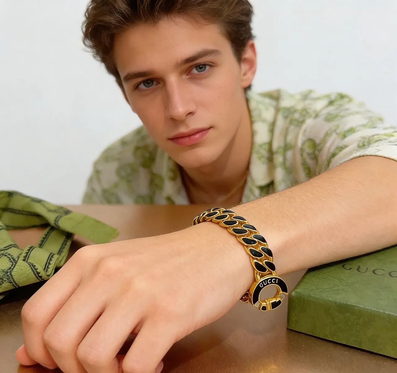 Gucci GG Marmont Gold-Tone and Black Enamel Curb Chain Bracelet 7