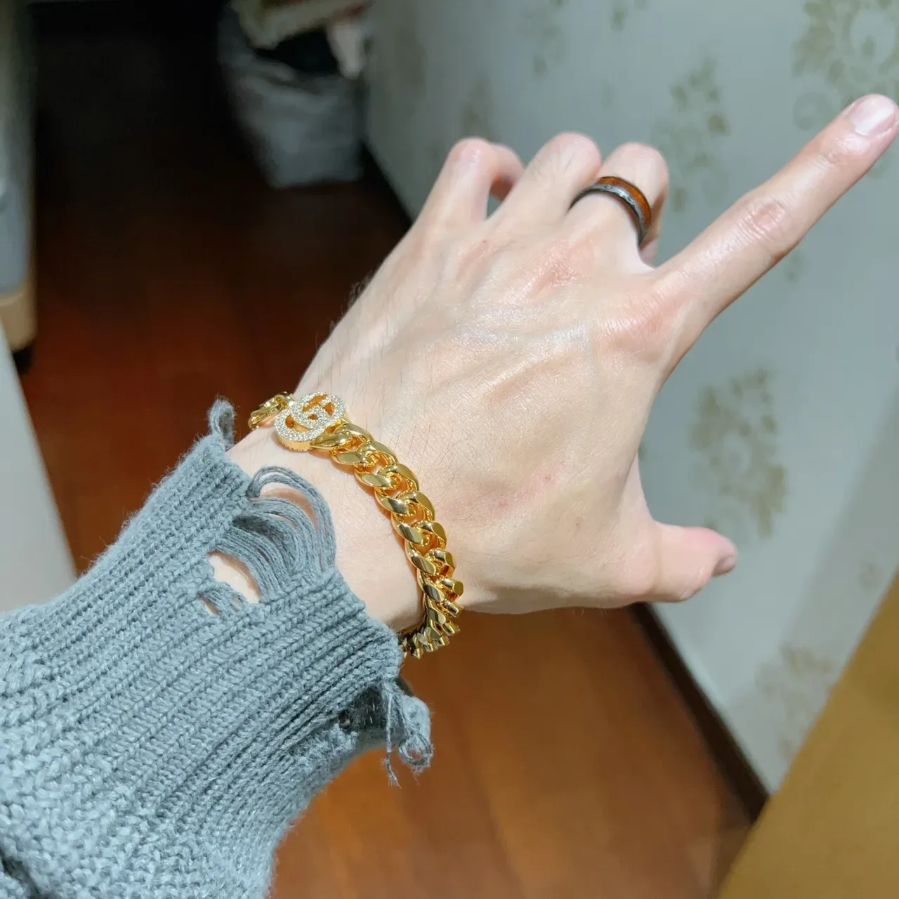 Gucci GG Marmont Gold-Tone Pavé Crystal Curb-Link Bracelet 7