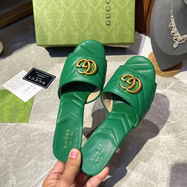 Gucci GG Marmont Verde Dourado Matelassado Costura Chevron Double G Horsebit Buckle Sandálias Casuais 9