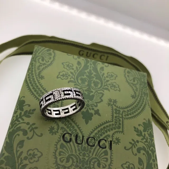 Gucci GG Marmont Bague Verte Argentée Borde Perlé Motif de Clé Grecque 2