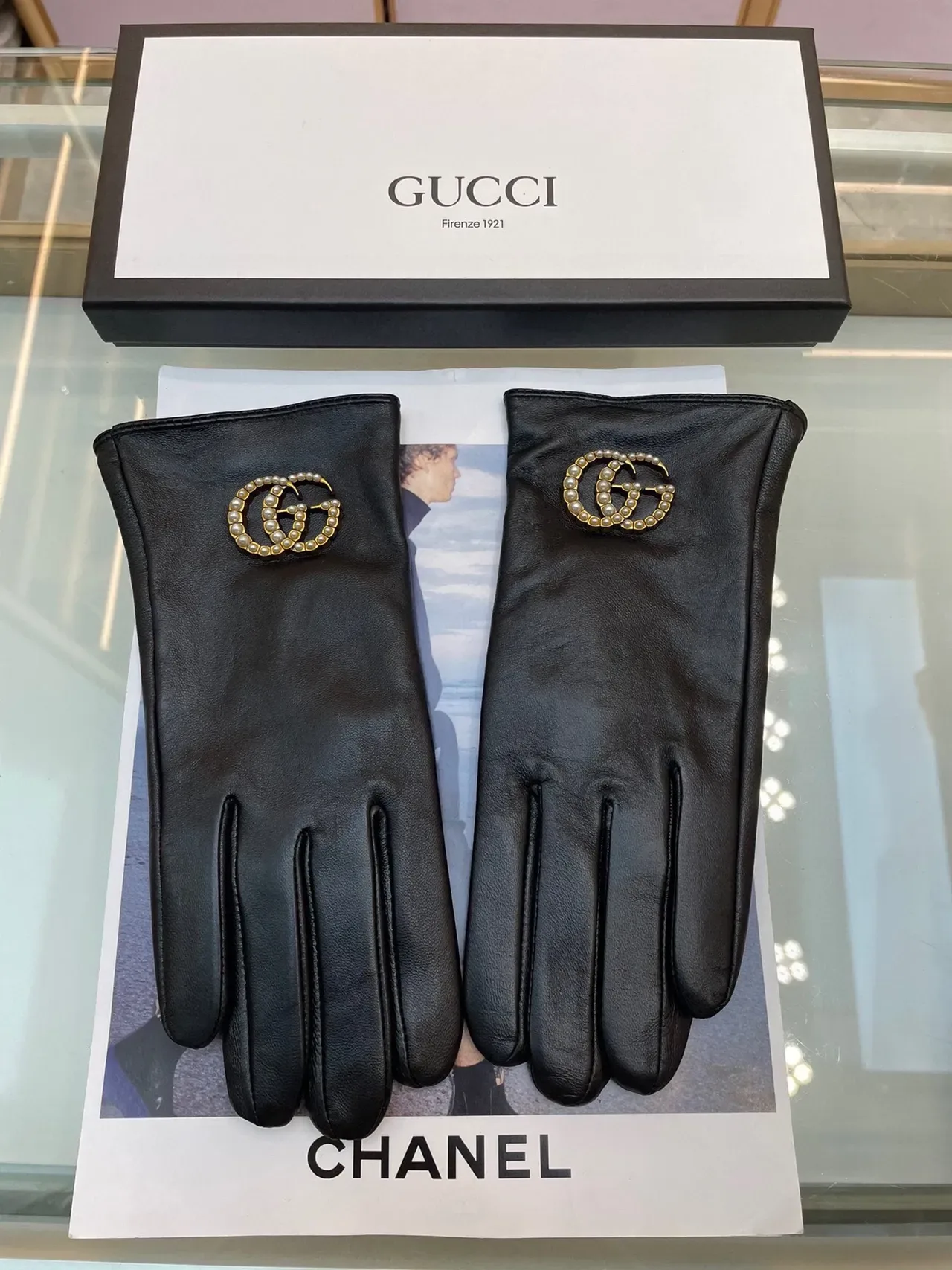 Gucci GG Marmont-inspired Black Gold Smooth Pearl-Embellished Interlocking G Logo Leather Gloves 2