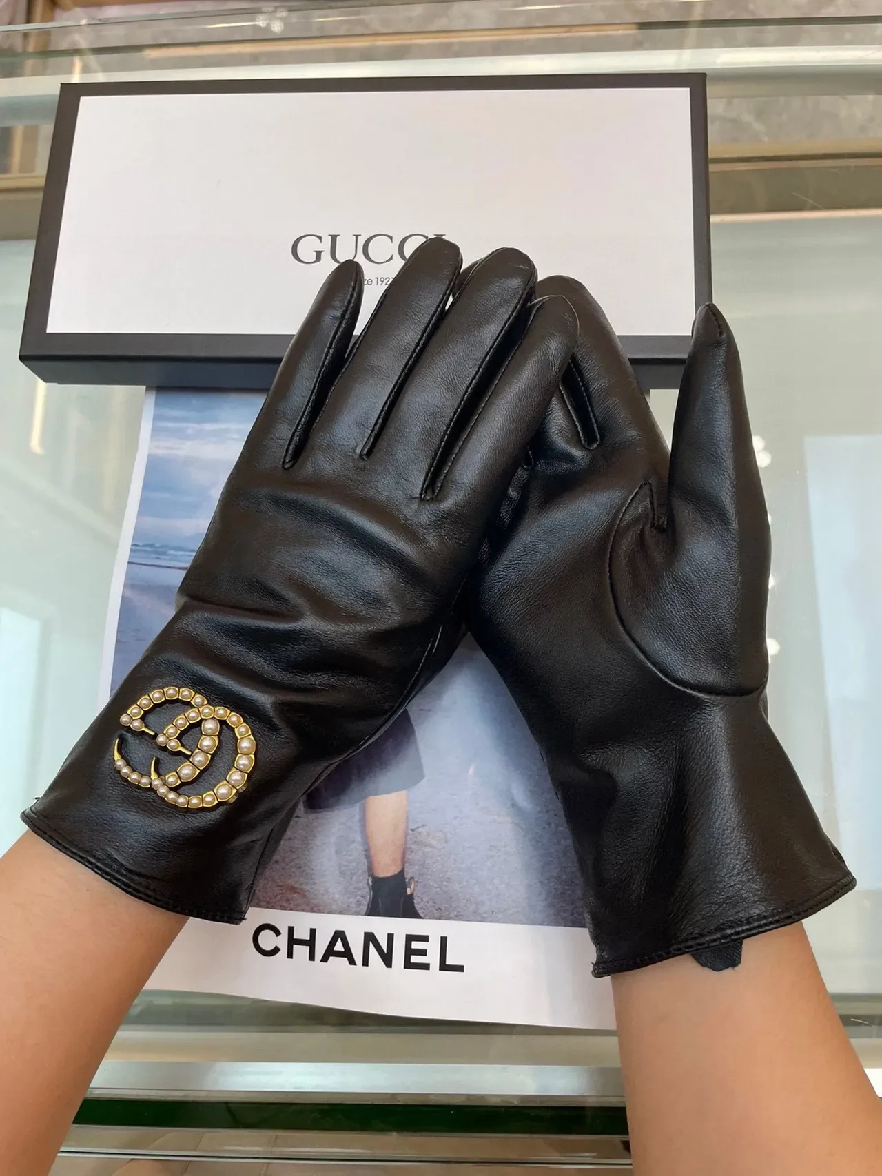 Gucci GG Marmont-inspired Black Gold Smooth Pearl-Embellished Interlocking G Logo Leather Gloves 7