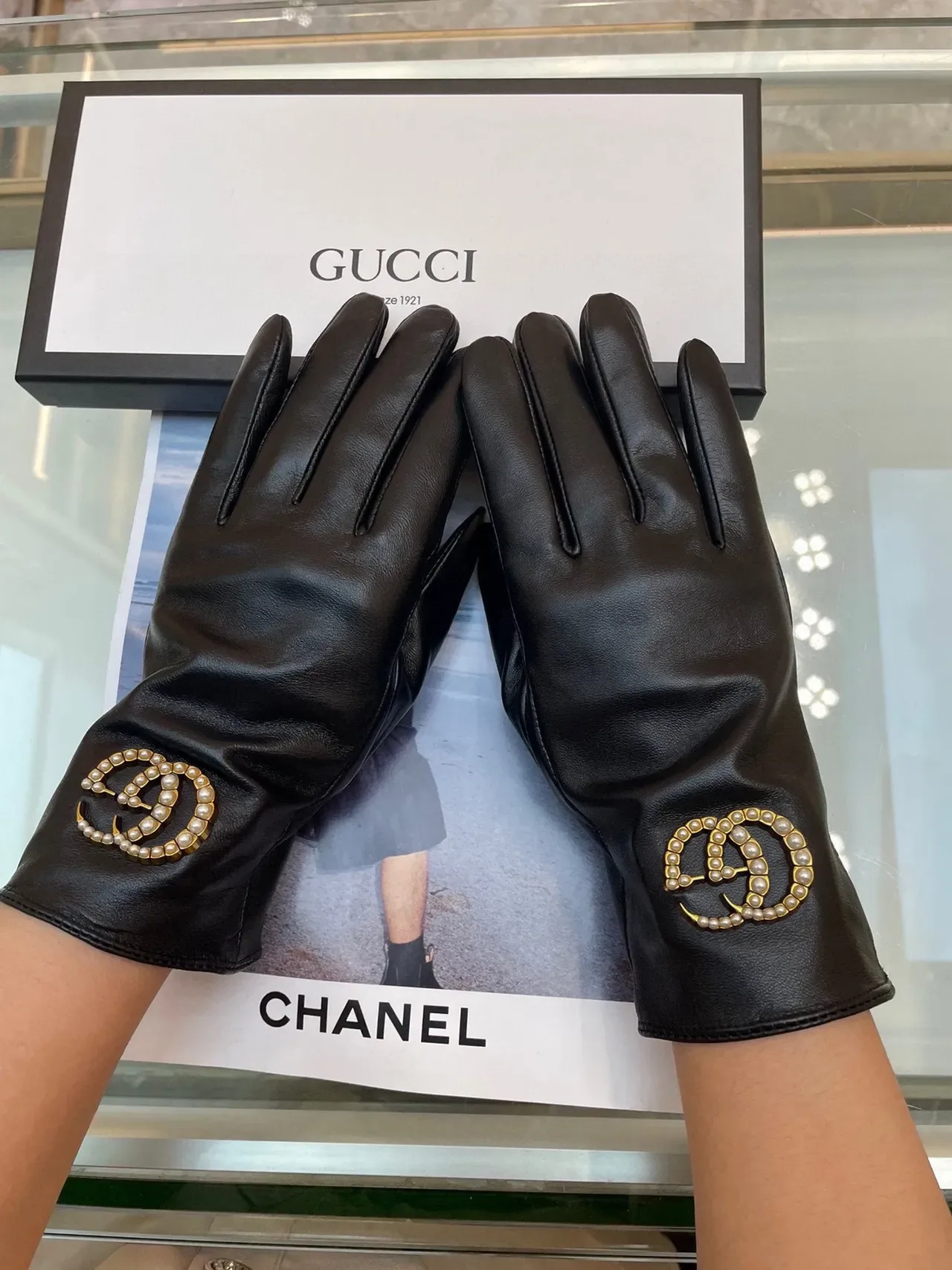 Gucci GG Marmont-inspired Black Gold Smooth Pearl-Embellished Interlocking G Logo Leather Gloves 9