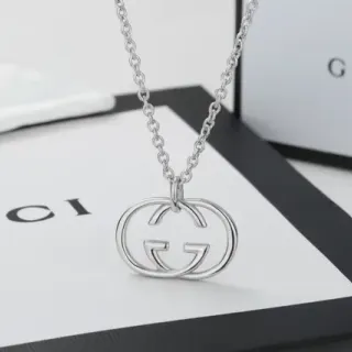 Gucci GG Marmont Interlocking Double G قلادة معلقة