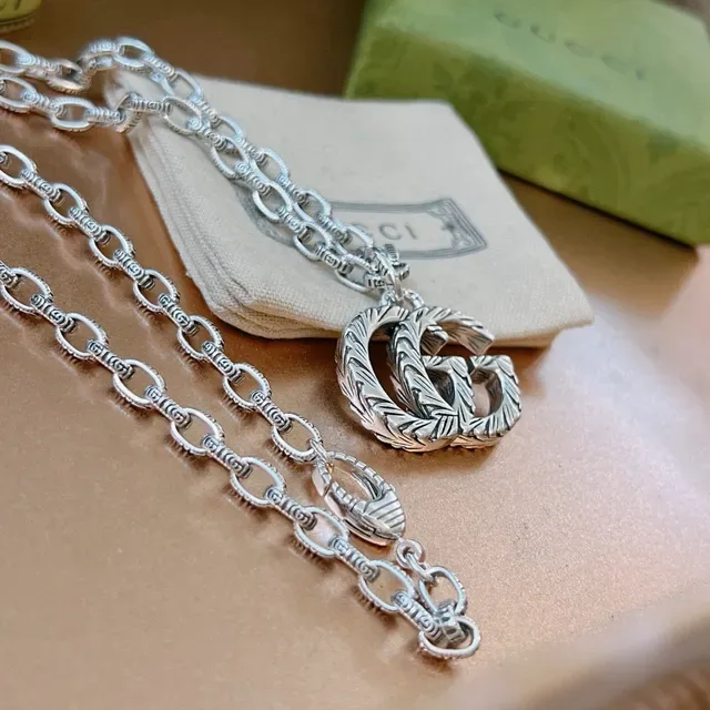 Gucci GG Marmont Interlocking G Leaf-Engraved Silver Necklace 3