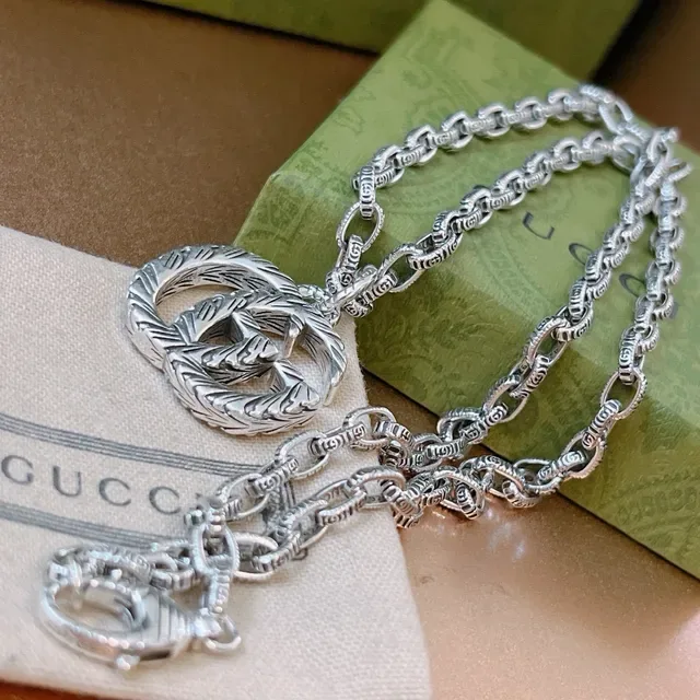 Gucci GG Marmont Interlocking G Leaf-Engraved Silver Necklace 5