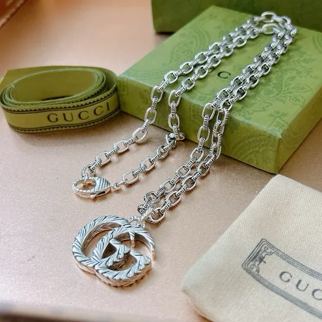 Gucci GG Marmont Interlocking G Leaf-Engraved Silver Necklace 6