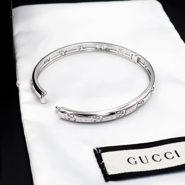 Gucci GG Marmont इंटरलॉकिंग G सिल्वर ब्रेसलेट 2