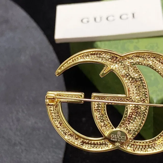 Broche Gucci GG Marmont Matelassée Dorée Interlocking G 3