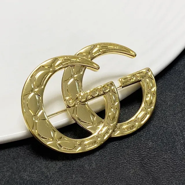 Broche Gucci GG Marmont Matelassée Dorée Interlocking G 4