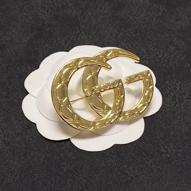 Broche Gucci GG Marmont Matelassée Dorée Interlocking G 7