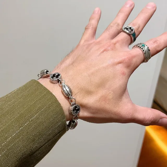 Gucci GG Motif Engraved Silver-Tone Bracelet 2