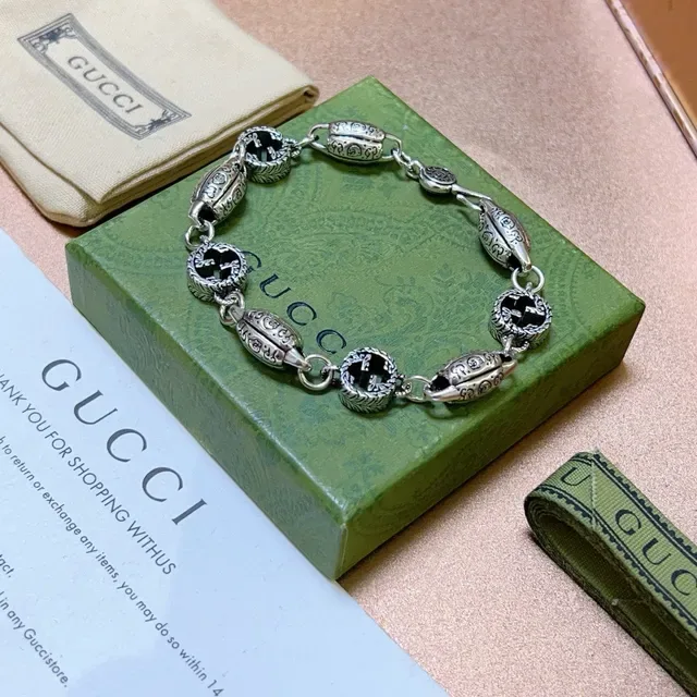 Gucci GG Motif Engraved Silver-Tone Bracelet 3