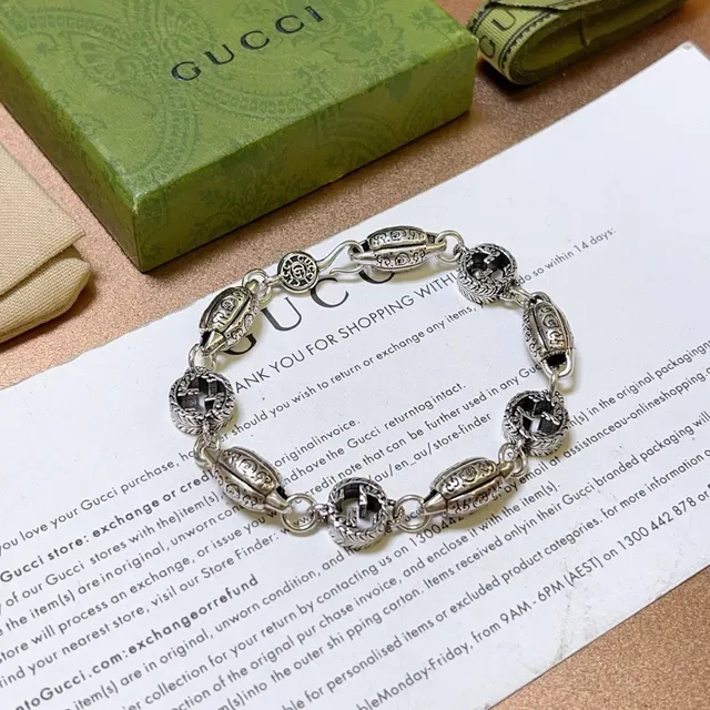 Gucci GG Motif Engraved Silver-Tone Bracelet 7