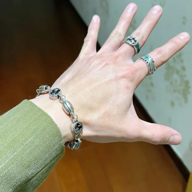Gucci GG Motif Engraved Silver-Tone Bracelet 8