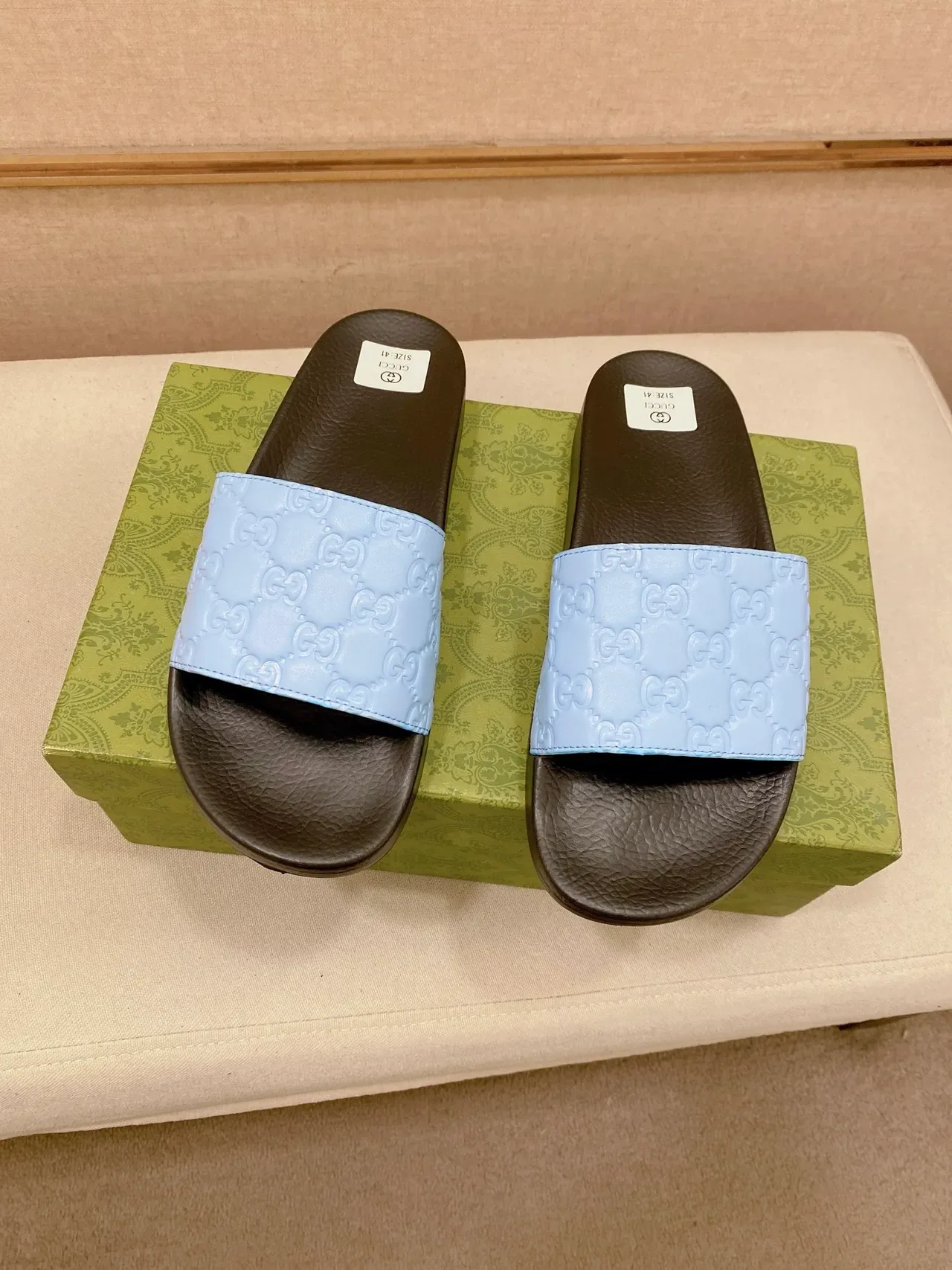 Gucci GG Slide Black Red Quilted Motif Strap Molded Rubber Sole Slippers 10