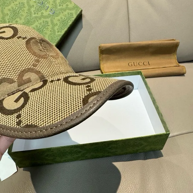 Gucci GG Supreme Beige Black Monogram Six-Panel Construction Baseball Cap 4