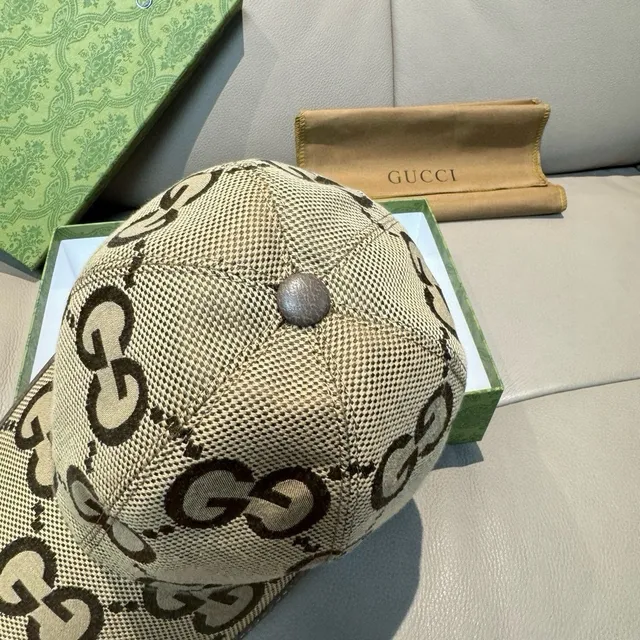 Gucci GG Supreme Beige Black Monogram Six-Panel Construction Baseball Cap 5