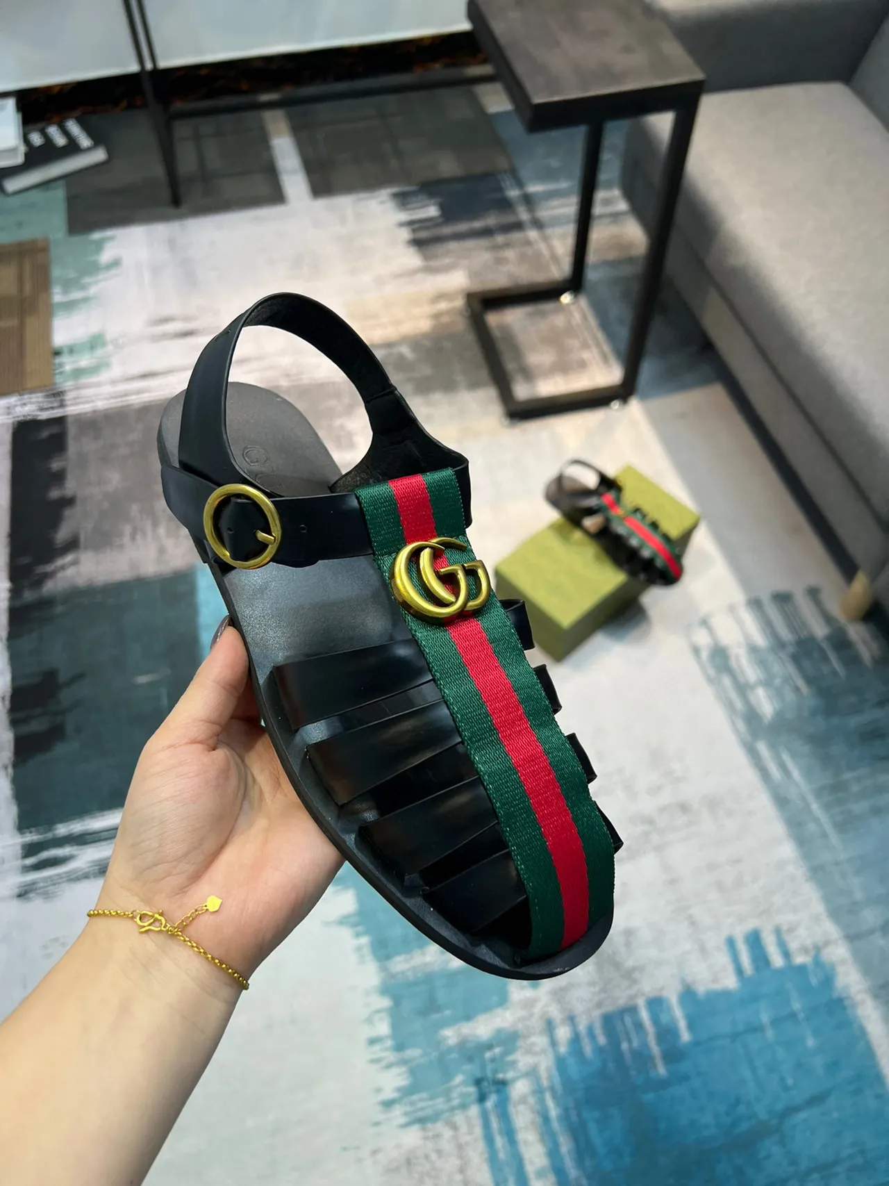 Gucci Gladiator Sandal Black Green Strappy Flat Gladiator Sandals 6