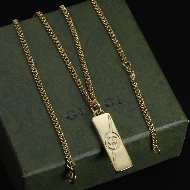 Gucci Gold Chain Rectangular Pendant Necklace 4