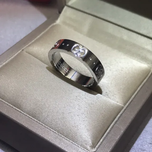 Gucci Gold Silver Interlocking G Logo Dot-Accented Band Ring 2