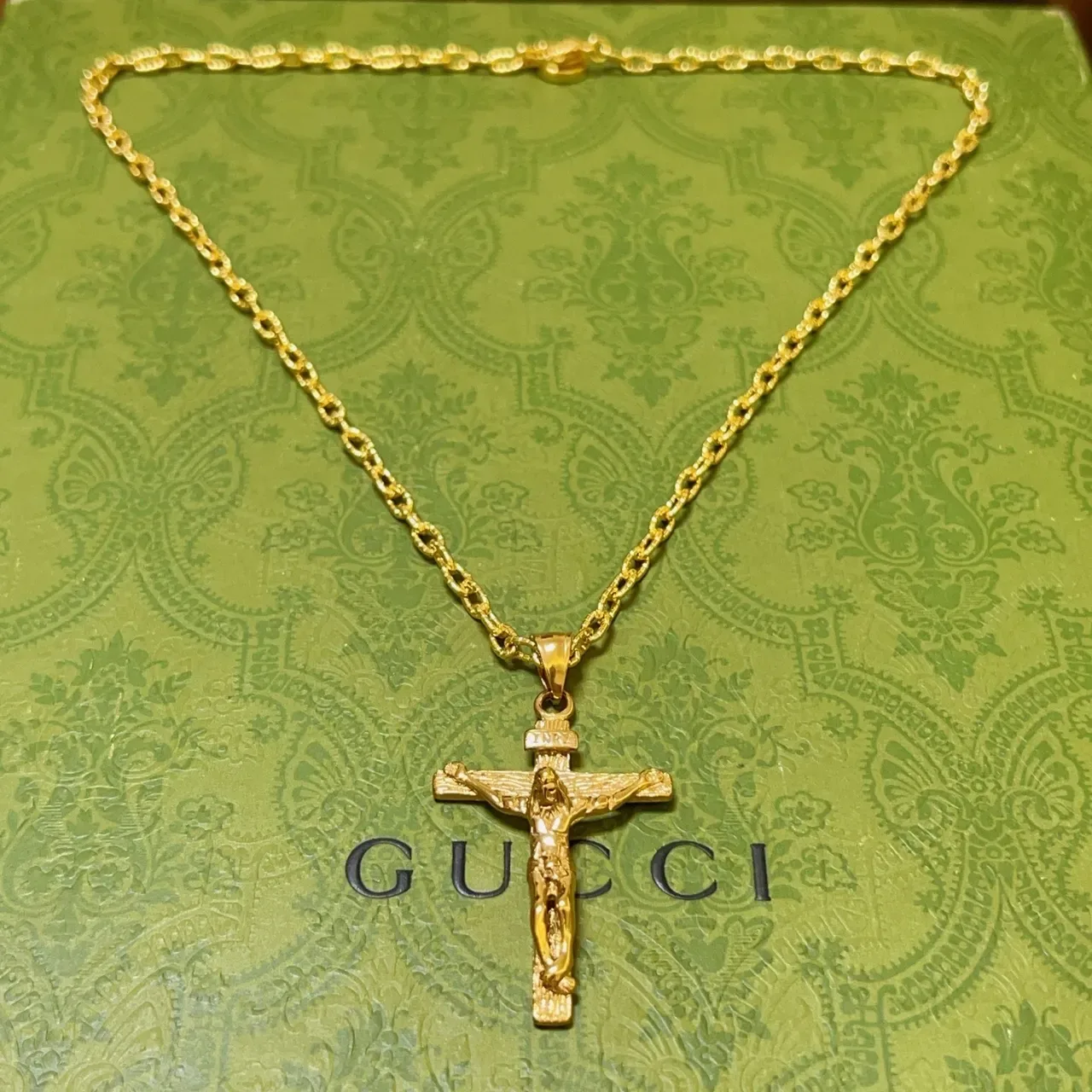 Gucci Gold-Tone Crucifix Pendant Necklace 9