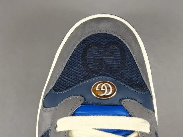 Gucci Gris et Bleu Marine Low-Top Mixed-Material Upper Lifestyle Sneakers 10