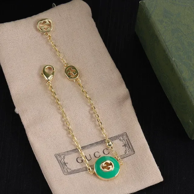 Gucci Green Gold Circular Enamel Pendant Interlocking G Logo Necklace 5