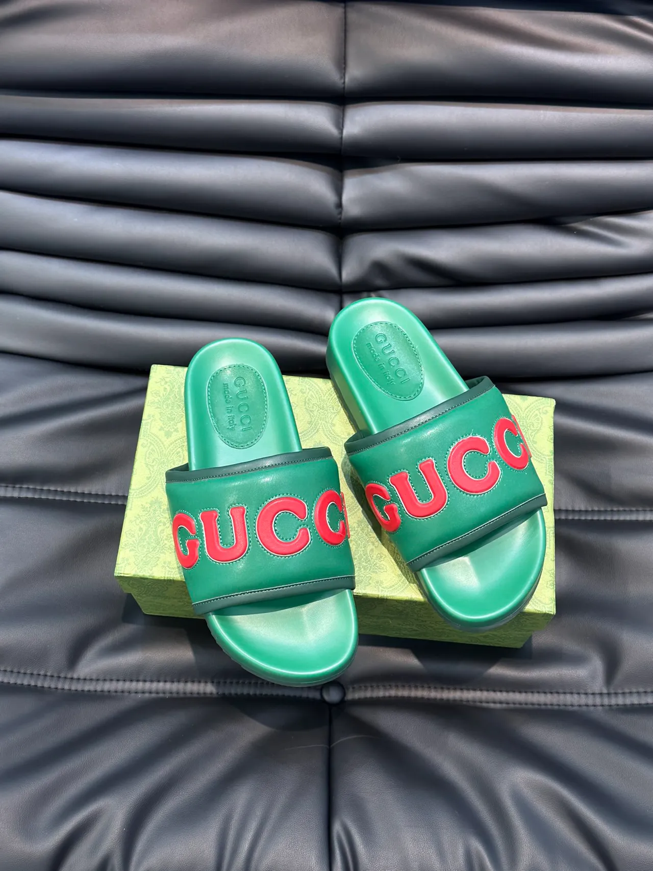 Gucci Vert et Rouge Logo-Strap Semelle Moldée Chaussons 11