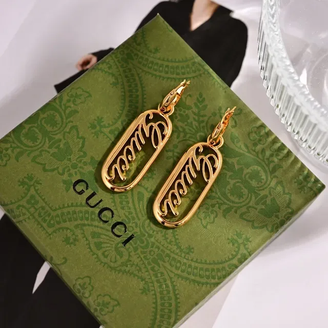 Gucci Guccy Logo Oval Hoop Dangling Earrings 3
