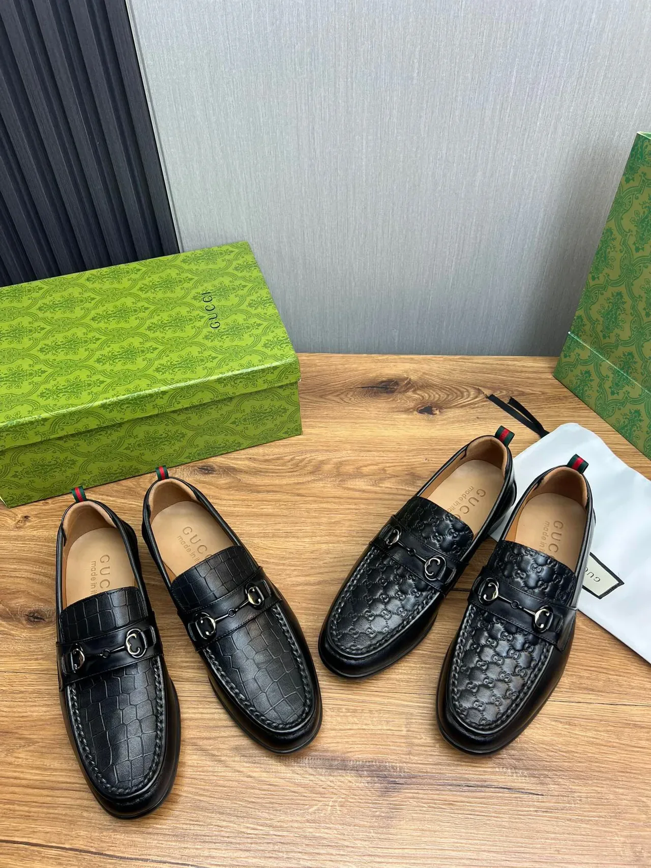 Gucci Horsebit 1955 黑色绿色鳄鱼纹皮革扣带乐福鞋 2