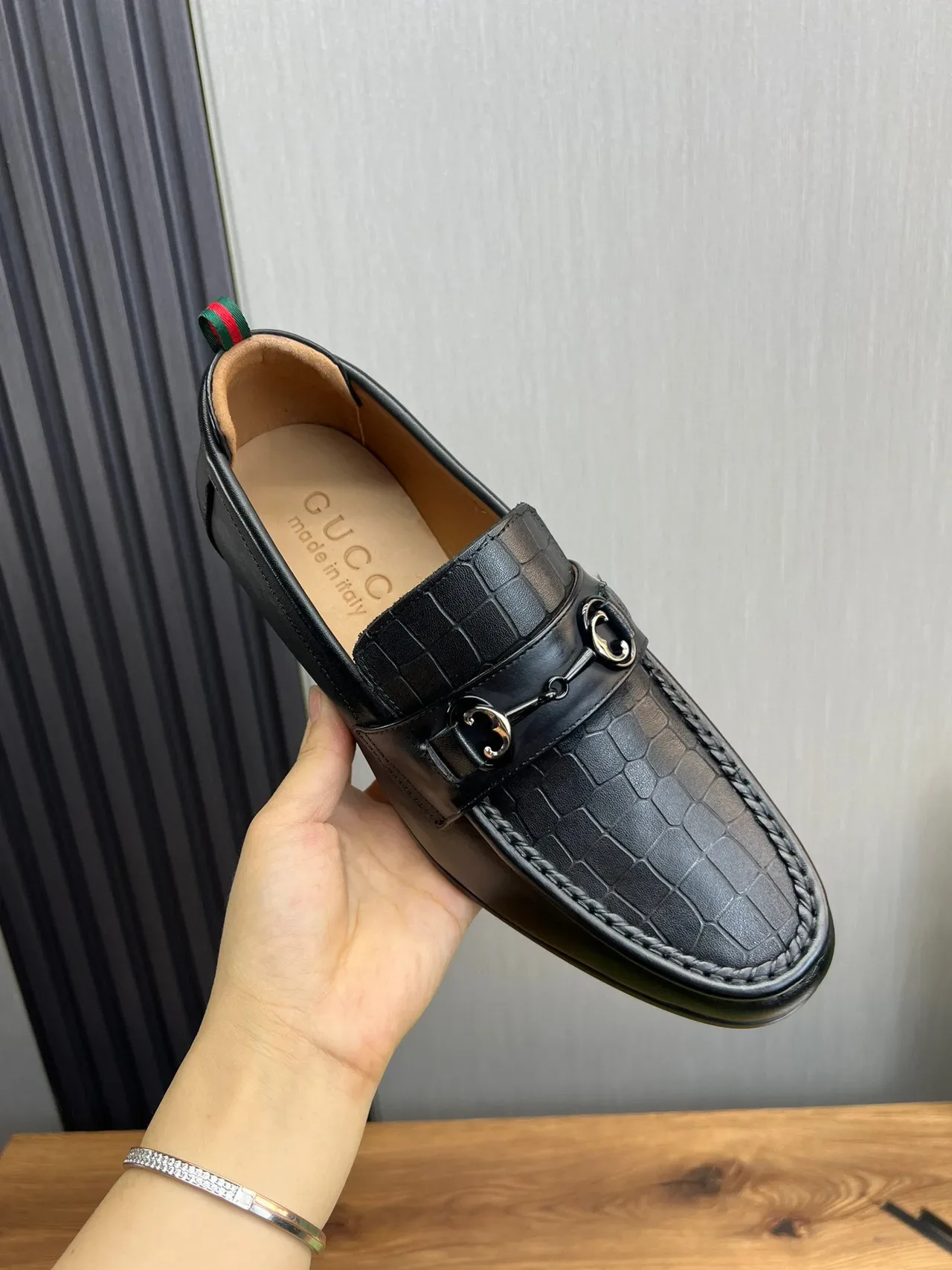Gucci Horsebit 1955 黑色绿色鳄鱼纹皮革扣带乐福鞋 7