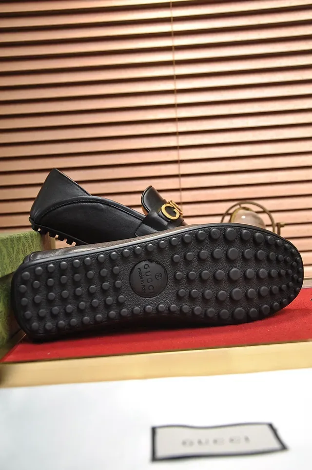 Gucci Horsebit 1955 Black Leather Gold Strap Loafers 3
