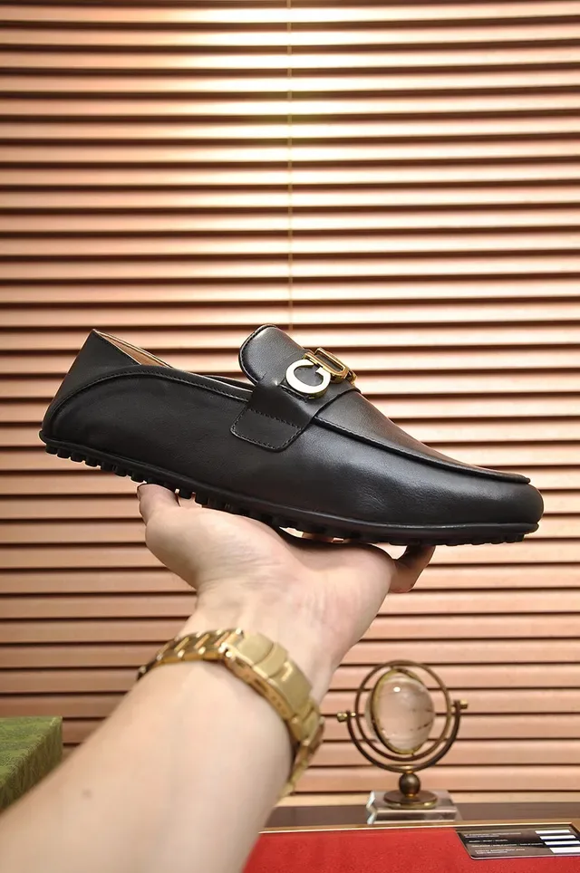 Gucci Horsebit 1955 Black Leather Gold Strap Loafers 8