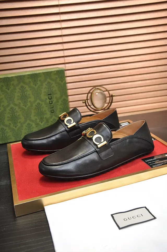 Gucci Horsebit 1955 Black Leather Gold Strap Loafers 9