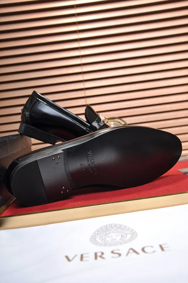 Gucci Horsebit 1955 Black Patent Leather Gold Lion-Head Loafer 4
