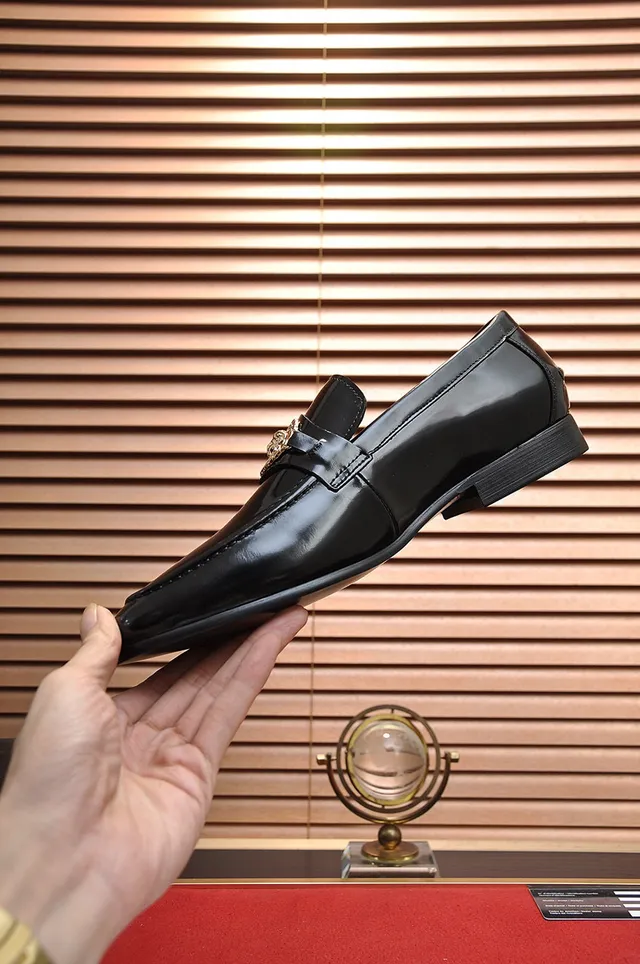 Gucci Horsebit 1955 Black Patent Leather Gold Lion-Head Loafer 5