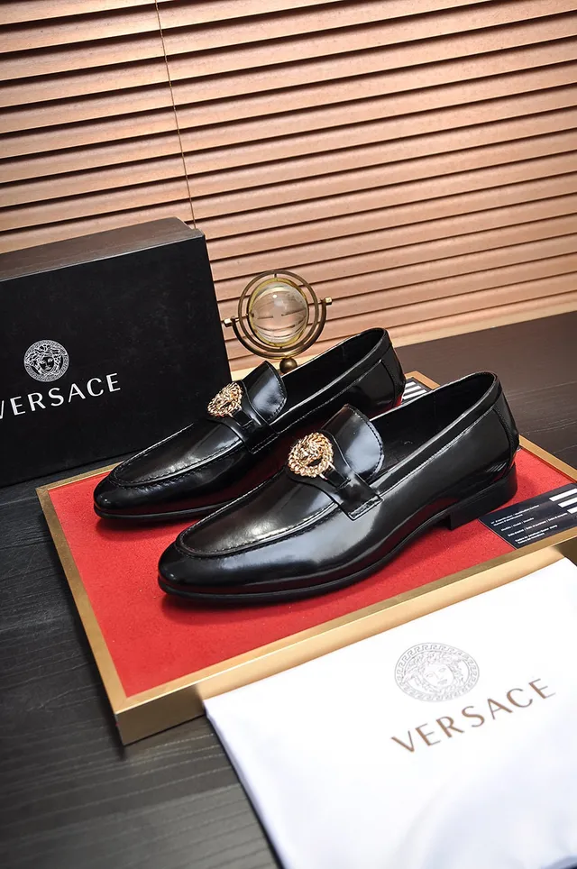 Gucci Horsebit 1955 Black Patent Leather Gold Lion-Head Loafer 7