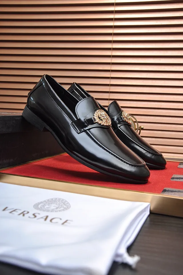 Gucci Horsebit 1955 Black Patent Leather Gold Lion-Head Loafer 8