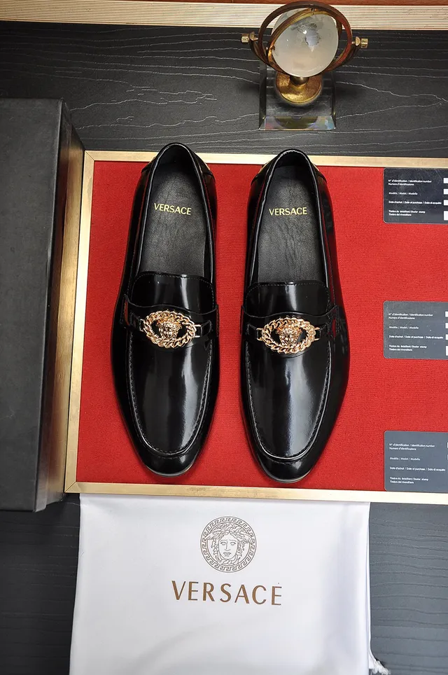 Gucci Horsebit 1955 Black Patent Leather Gold Lion-Head Loafer 9