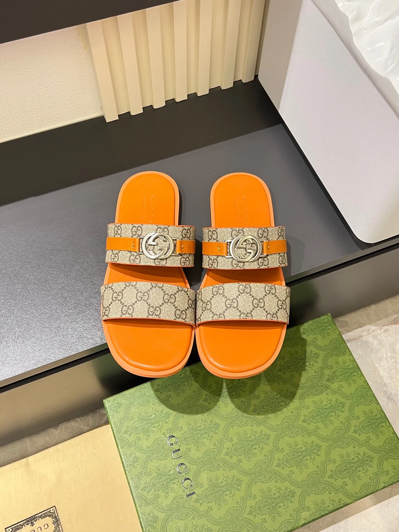 Gucci Horsebit 1955 Chaussons orange GG Monogram à double bride 2
