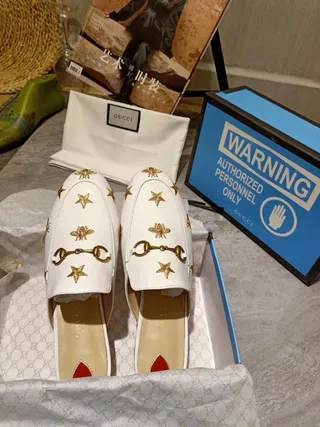 Gucci Horsebit 1955 Mocassin en Cuir Blanc Brodé avec Abeille et Étoile Dorée 8