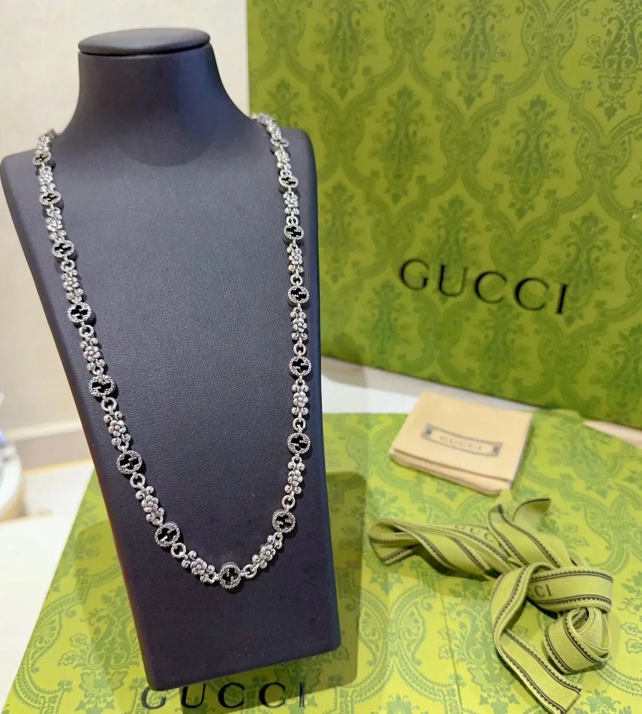 Gucci Interlocking G and Floral Motif Silver-Tone Necklace 4