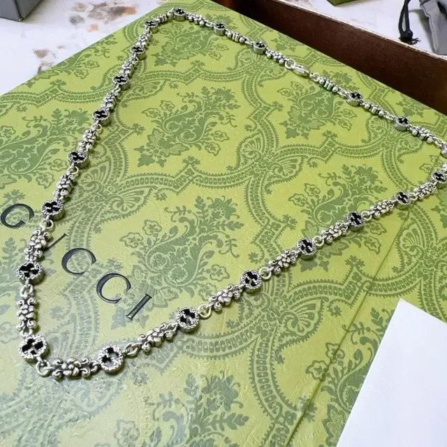 Gucci Interlocking G and Floral Motif Silver-Tone Necklace 6