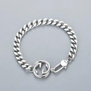 سوارة غوتشي Interlocking G Curb-Link فضية