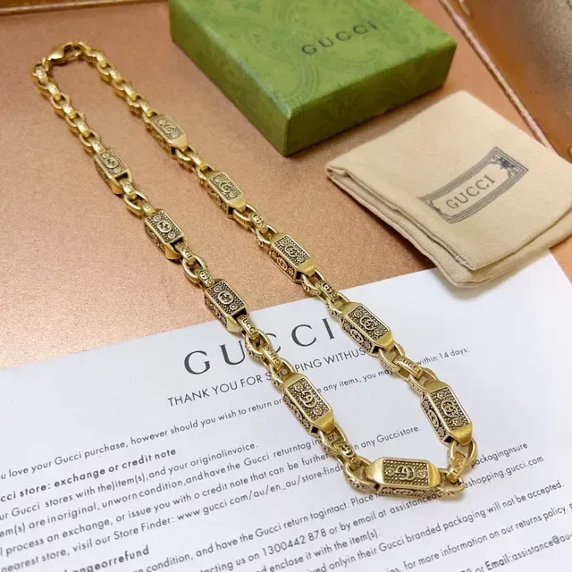 Gucci Interlocking G Logo Gold-Tone Chain Necklace 6