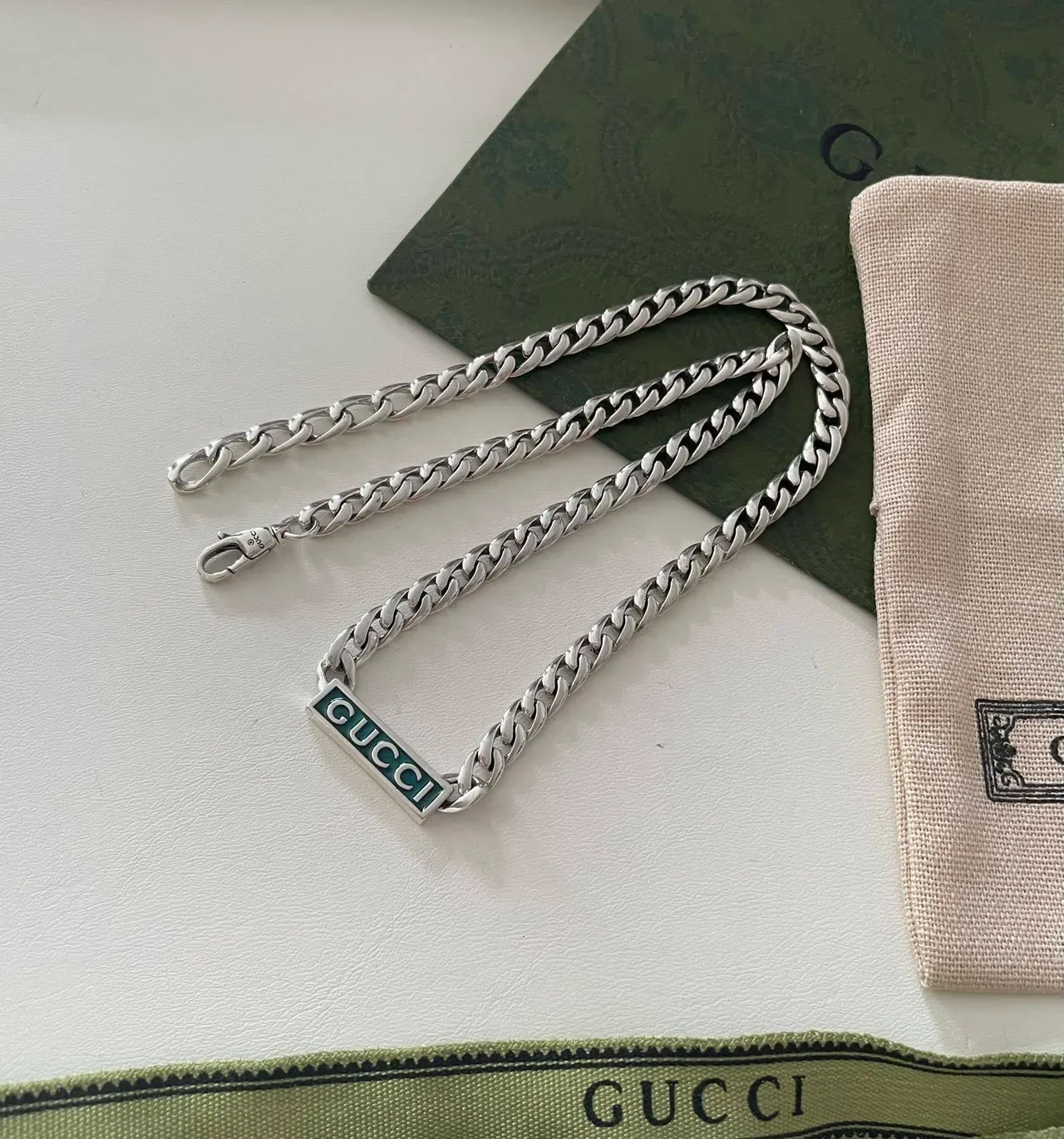 Gucci Logo Plaque Curb Chain Necklace 3