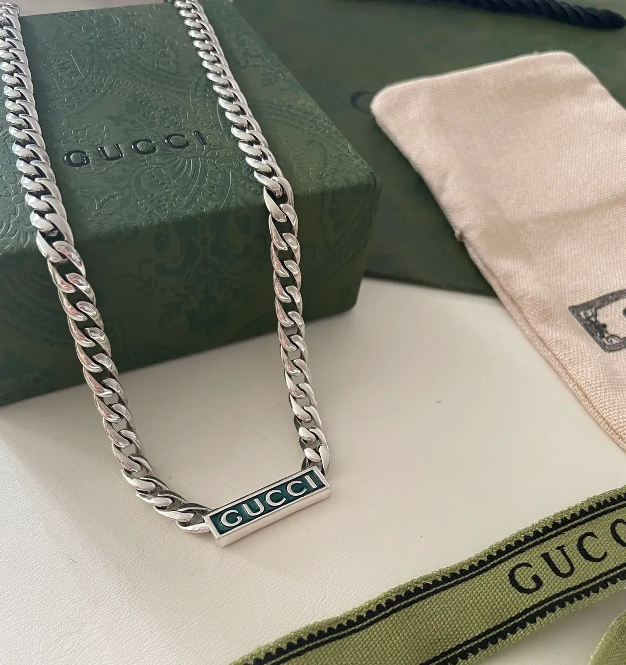 Gucci Logo Plaque Curb Chain Necklace 4