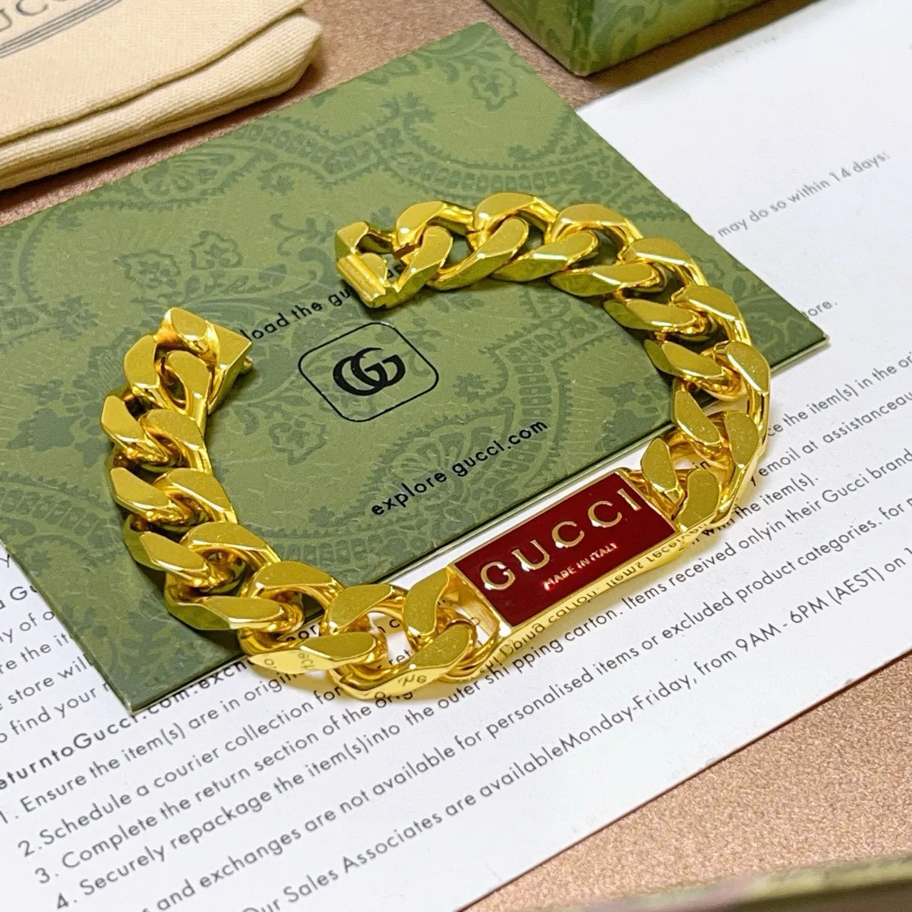 Gucci Logo Plaque Curb-Link Gold-Tone Red Enamel Bracelet 4